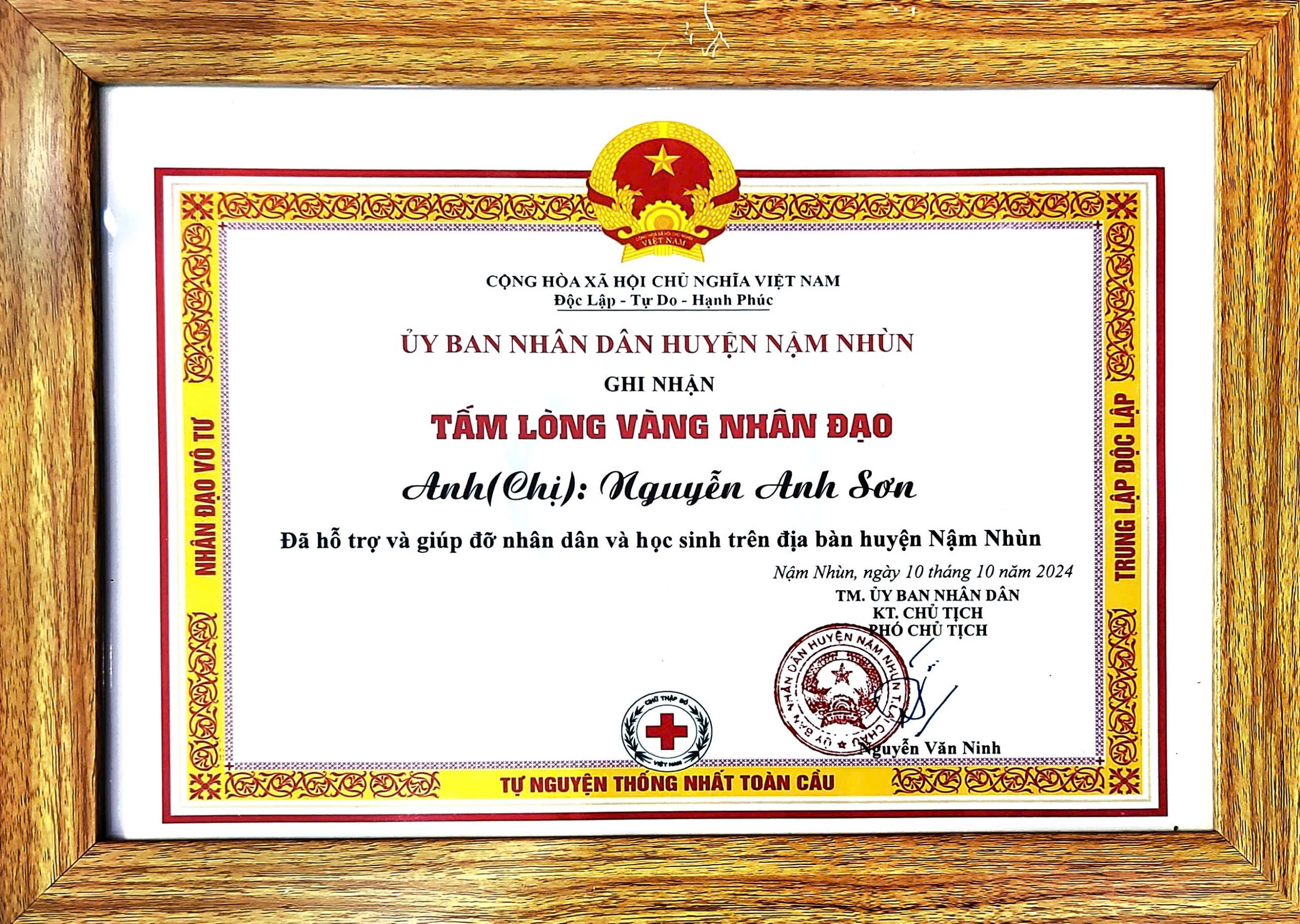 Bằng khen cá nhân dành cho Nguyễn Anh Sơn - Giám đốc chuyên môn Nha khoa Xanh Dental 