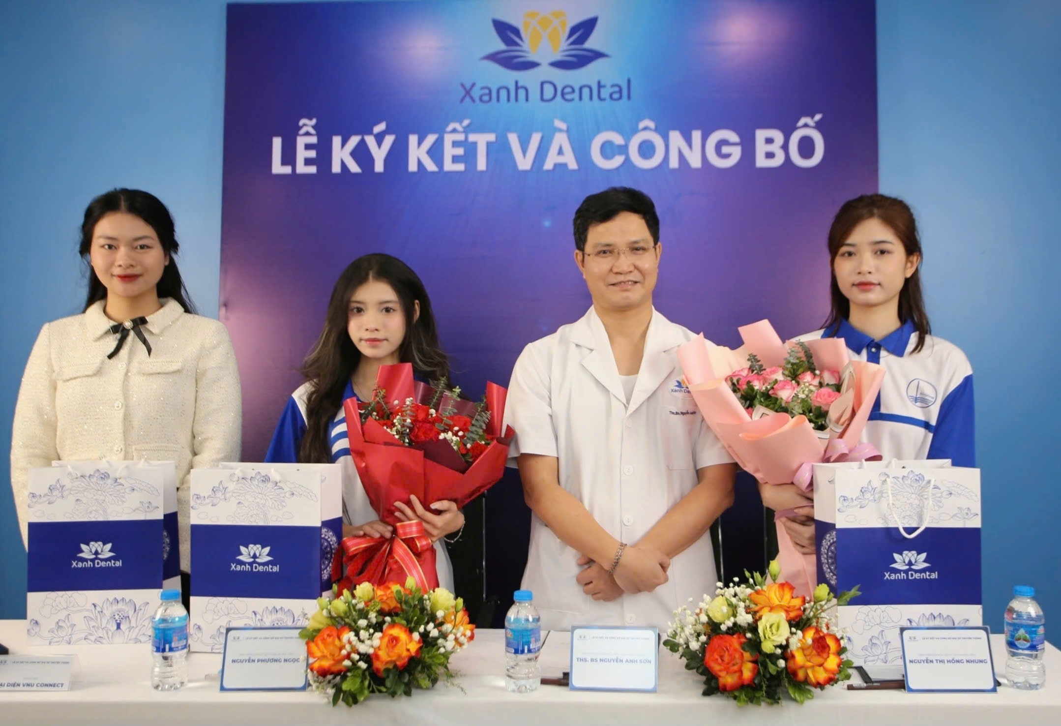 Đại diện Xanh Dental cùng các đại sứ và khách mời