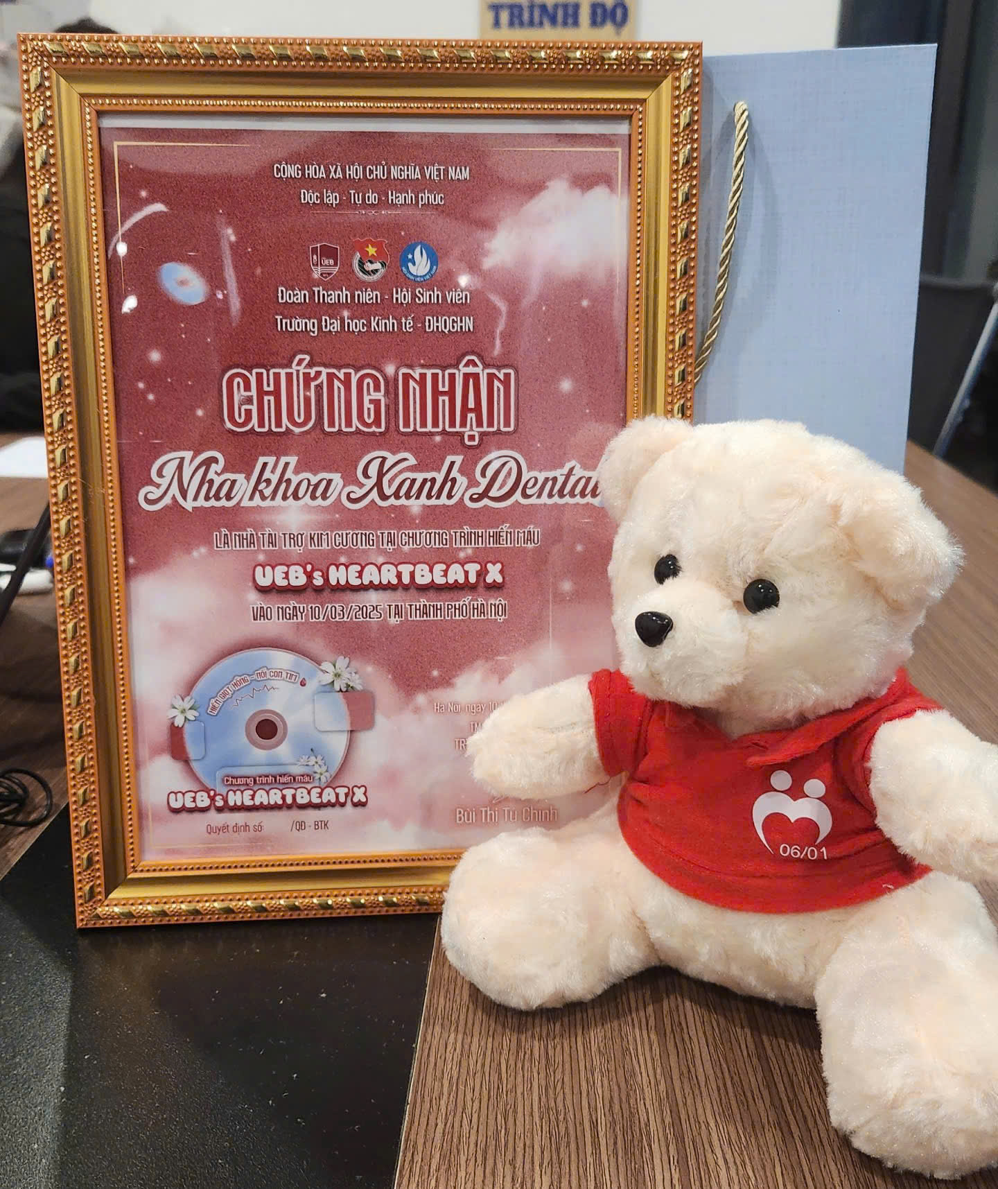 Quà tặng cảm ơn từ chương trình UEB’s HEARTBEAT X